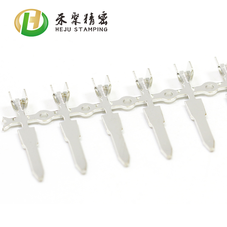 連接器端子、卡類端子、端子