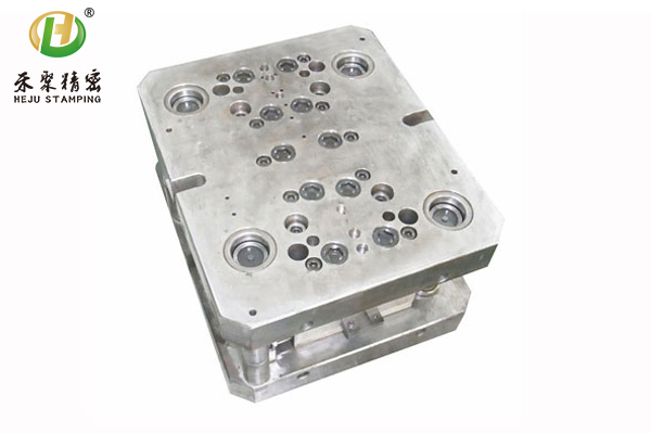 高精密連續(xù)模具 高精密連續(xù)模具