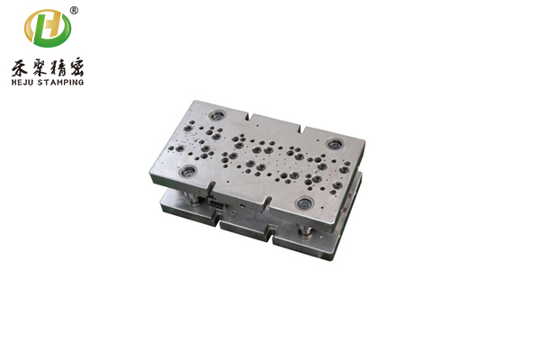 高速連續(xù)沖壓模 高速連續(xù)沖壓模
