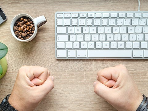 這樣的<a href='http://yachtarkadia.com/'>公司網(wǎng)站建設(shè)</a>，才能做好網(wǎng)站優(yōu)化推廣